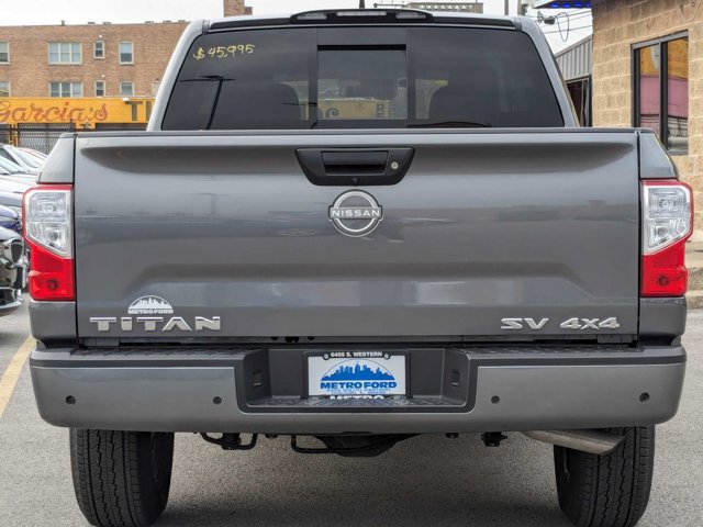 Used 2023 Nissan Titan SV AWD/4WD image 5
