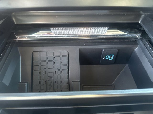 Certified 2025 Ford F250 Lariat w/ Black Appearance Package image 21