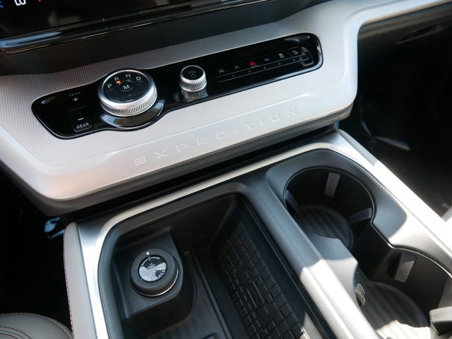Certified 2025 Ford Expedition Active AWD/4WD image 26