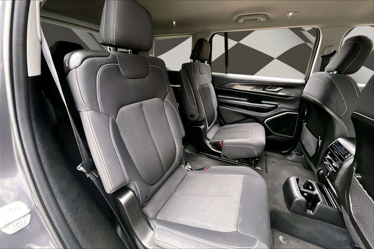 Used 2022 Jeep Grand Cherokee L Laredo w/ Luxury Tech Group I RWD image 27