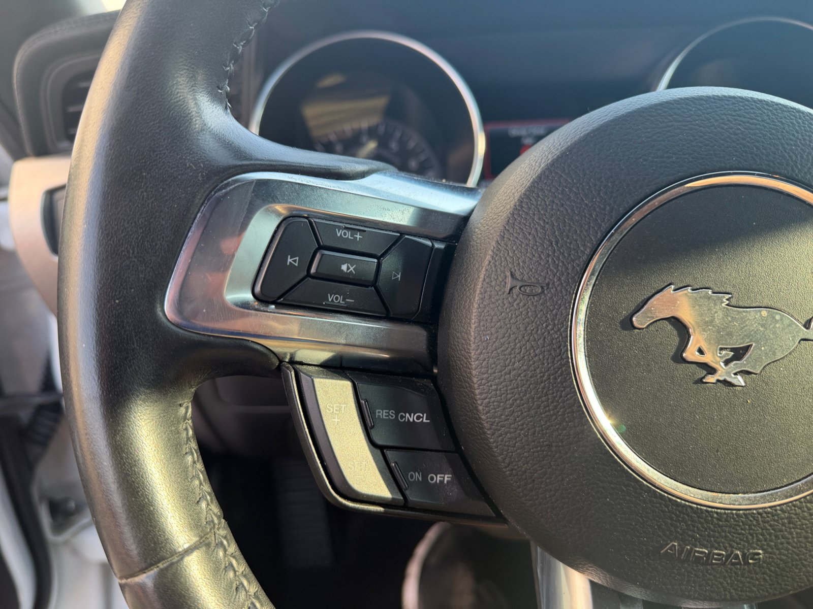 Certified 2022 Ford Mustang Premium RWD image 17