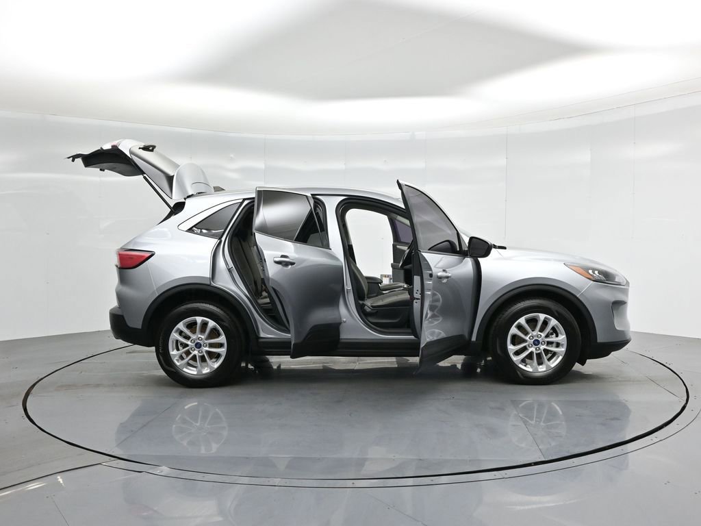 Certified 2022 Ford Escape SE image 34