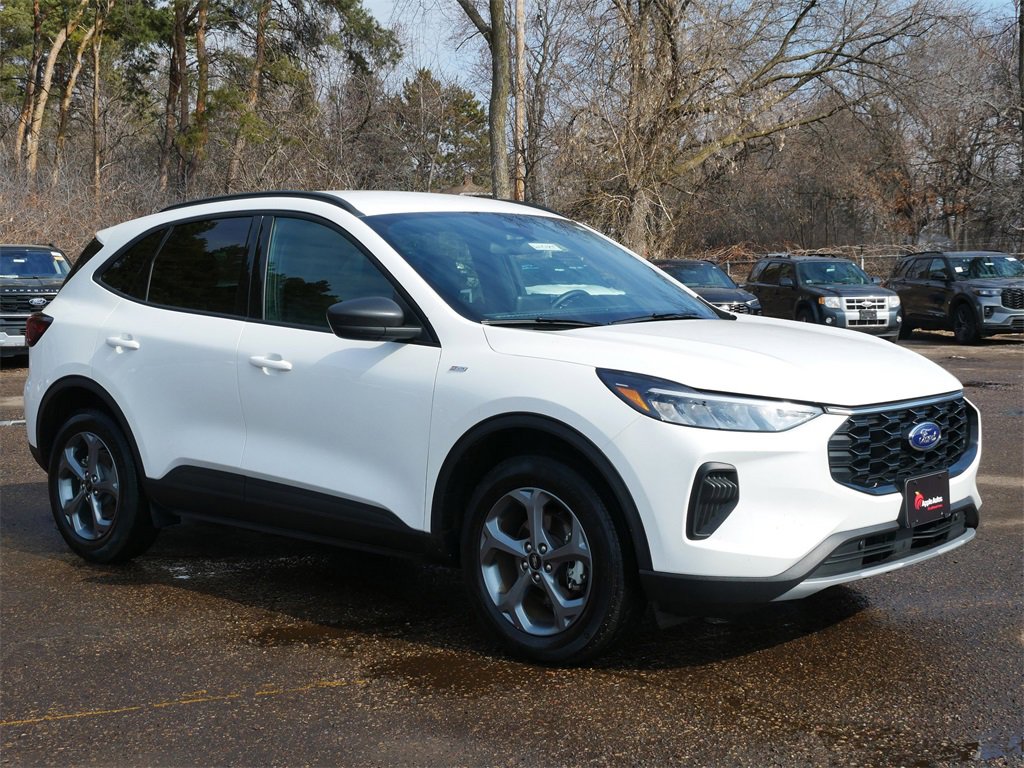 Certified 2025 Ford Escape ST-Line image 1