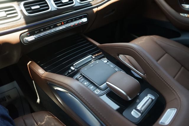 Used 2025 Mercedes-Benz GLS 450 4MATIC image 31