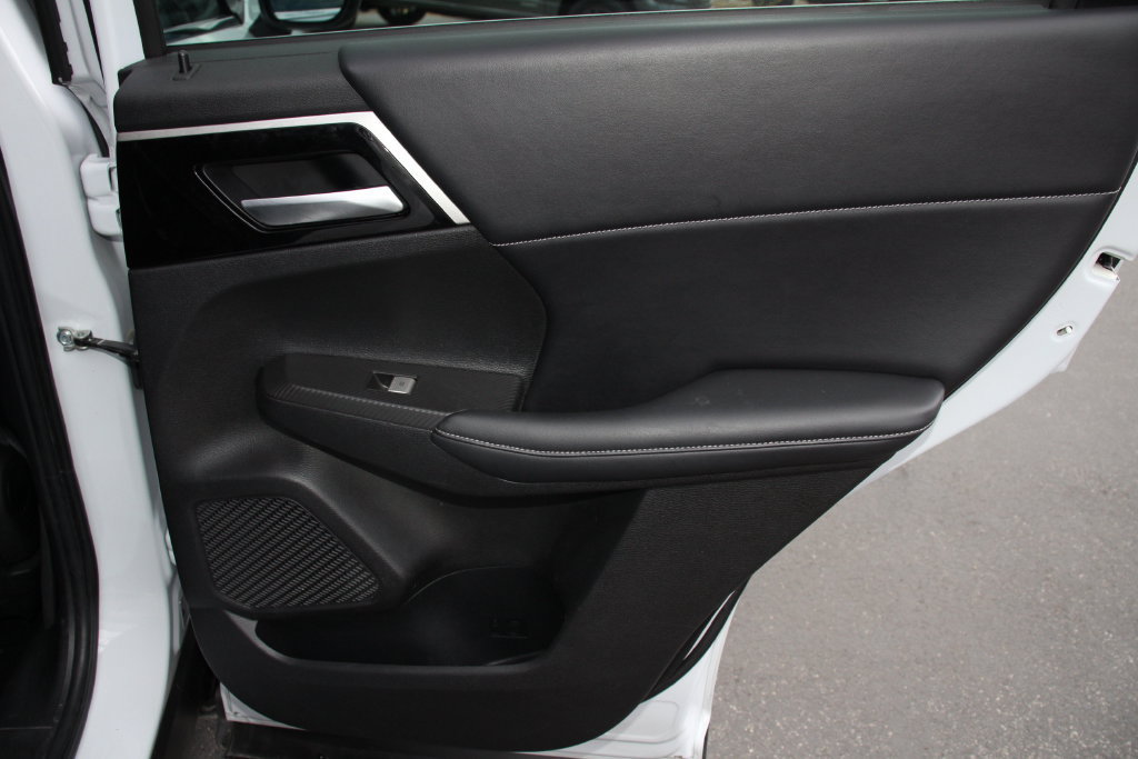 Used 2023 Mitsubishi Outlander Ralliart AWD/4WD image 26
