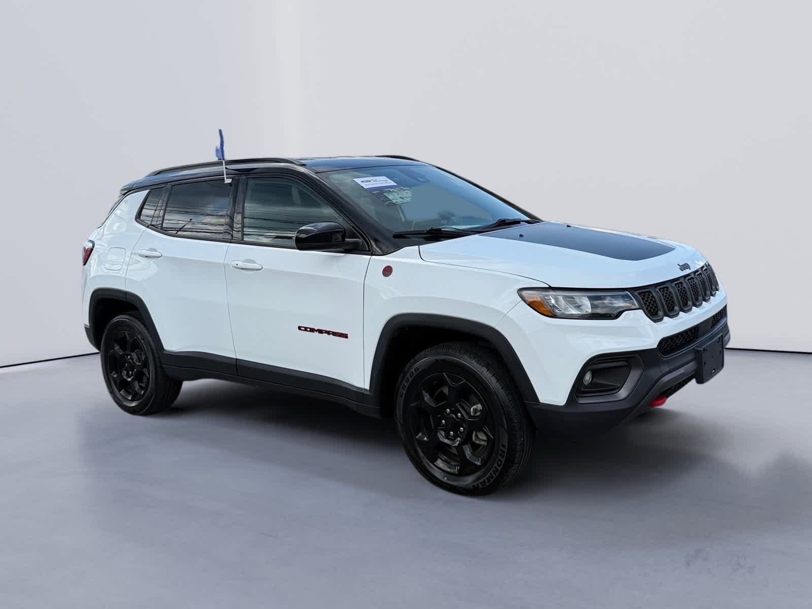 Used 2024 Jeep Compass Trailhawk AWD/4WD image 7
