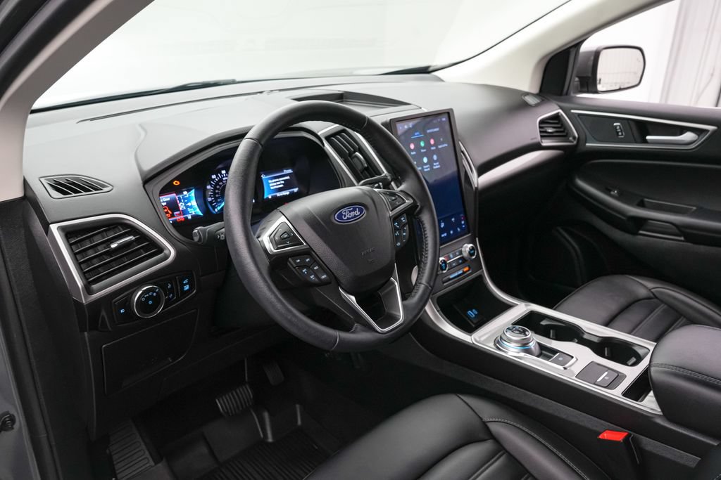 Certified 2024 Ford Edge SEL w/ Convenience Package AWD/4WD image 12
