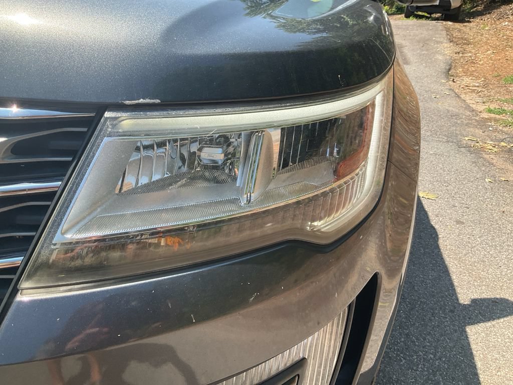 Certified 2017 Ford Explorer Limited FWD image 9