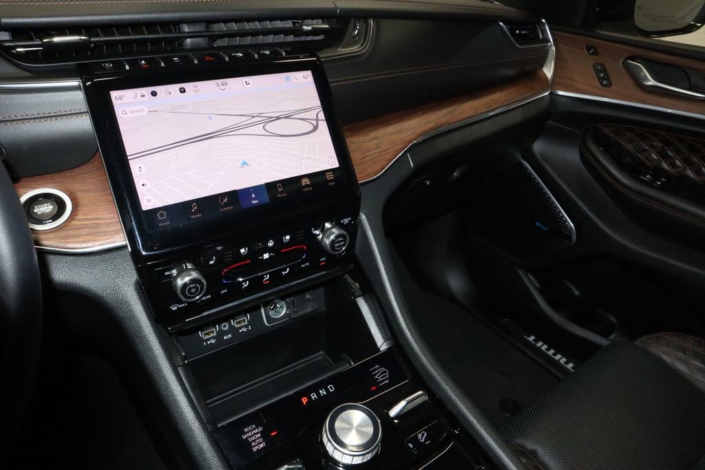 Used 2023 Jeep Grand Cherokee Summit image 31