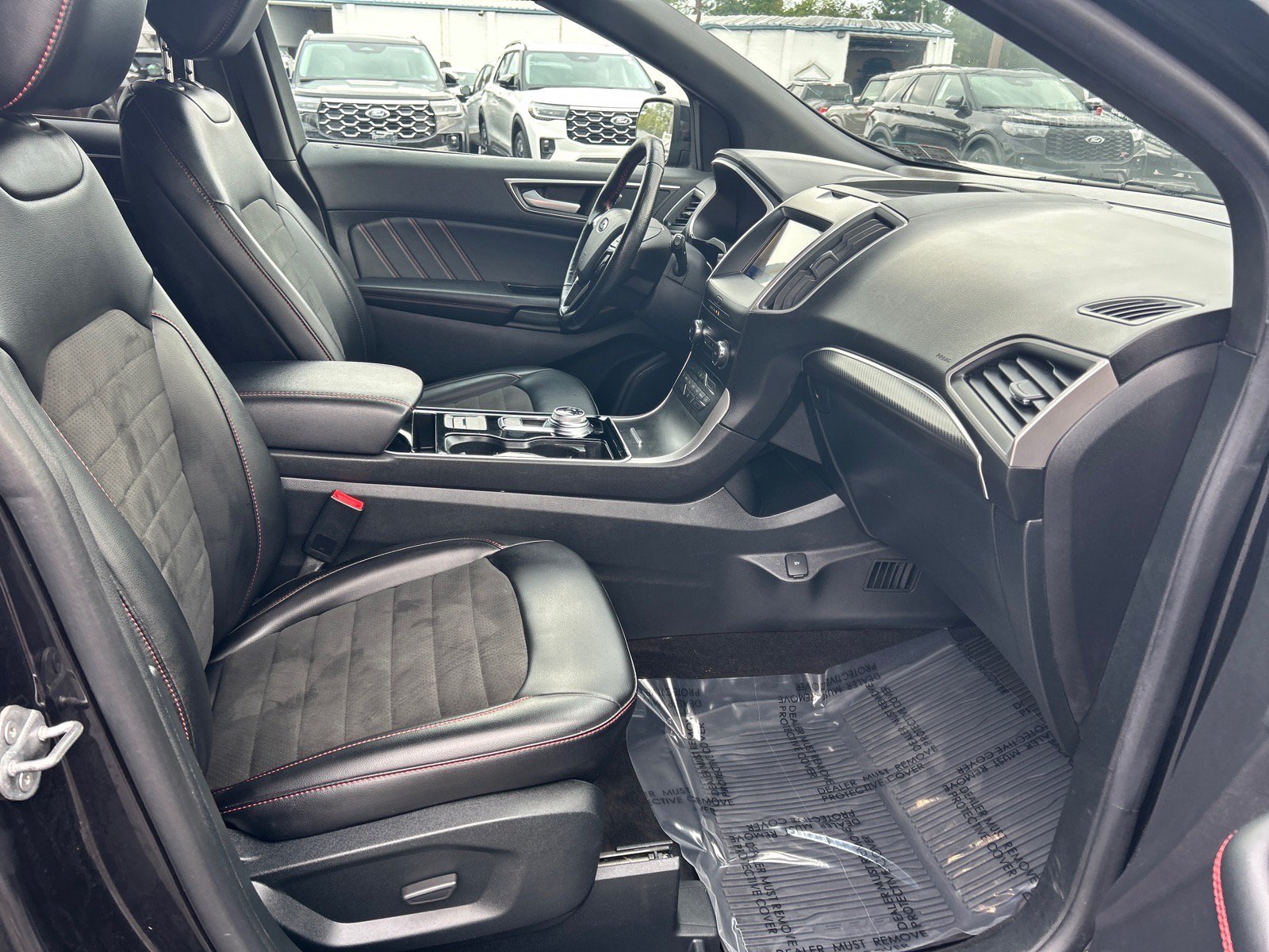 Certified 2020 Ford Edge ST-Line w/ Cold Weather Package AWD/4WD image 17