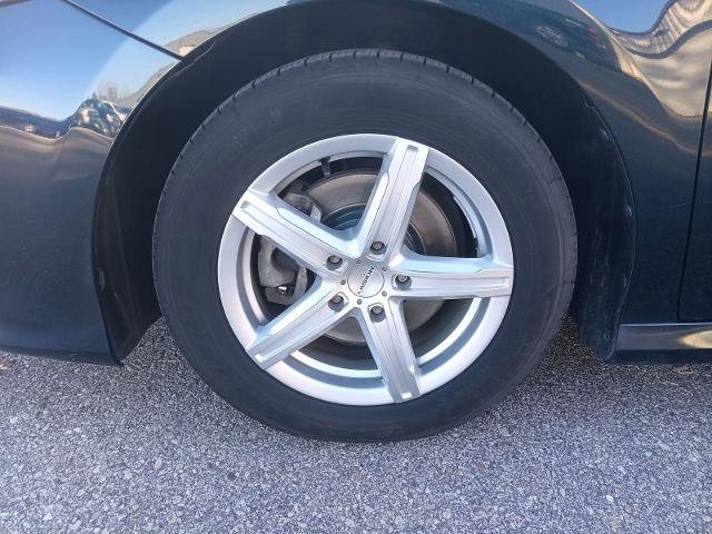 Used 2018 Toyota Camry L image 27