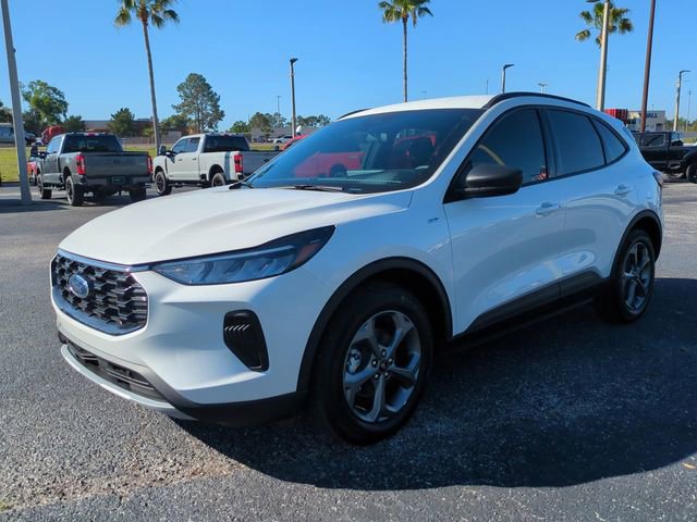 Certified 2025 Ford Escape ST-Line w/ Equipment Group 301A FWD image 9