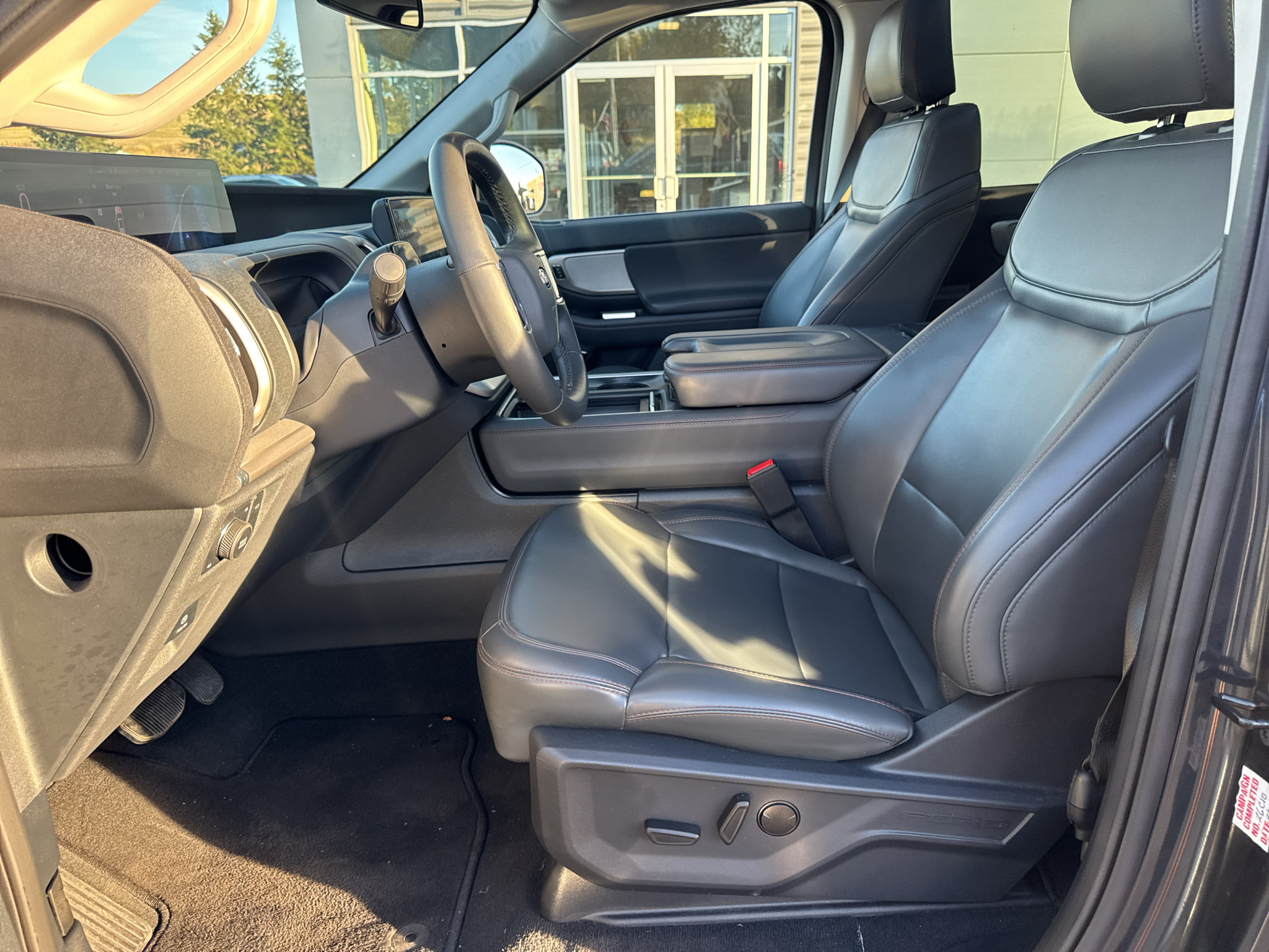 Certified 2025 Ford Expedition Active AWD/4WD image 23