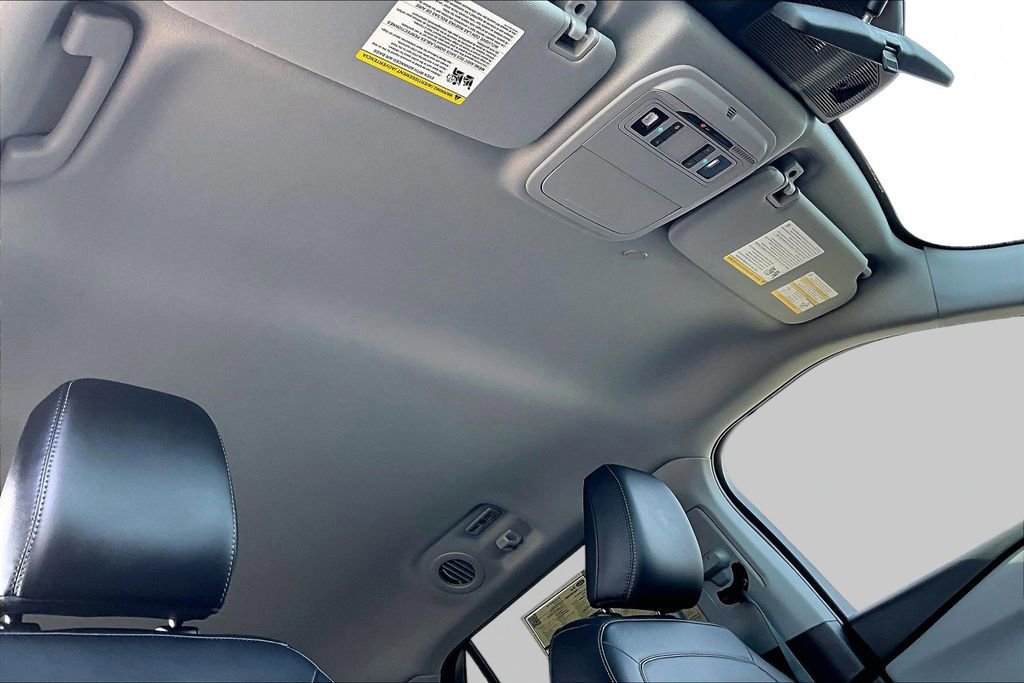 Certified 2022 Ford Explorer XLT w/ Equipment Group 202A AWD/4WD image 22