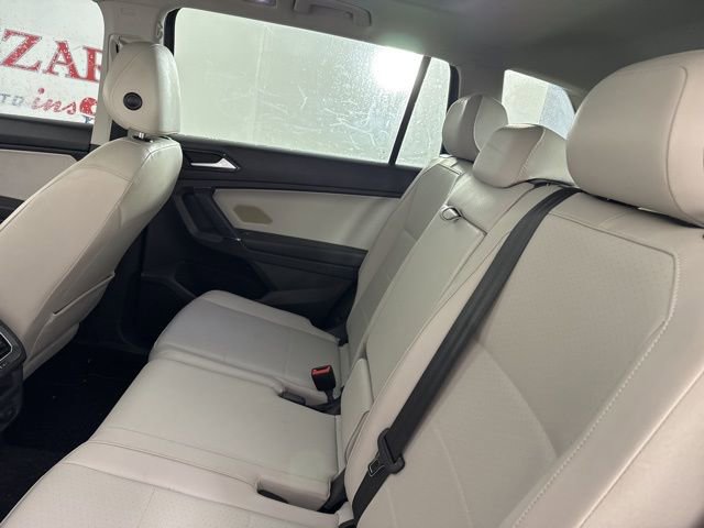 Used 2018 Volkswagen Tiguan SE w/ Panoramic Sunroof Package image 13