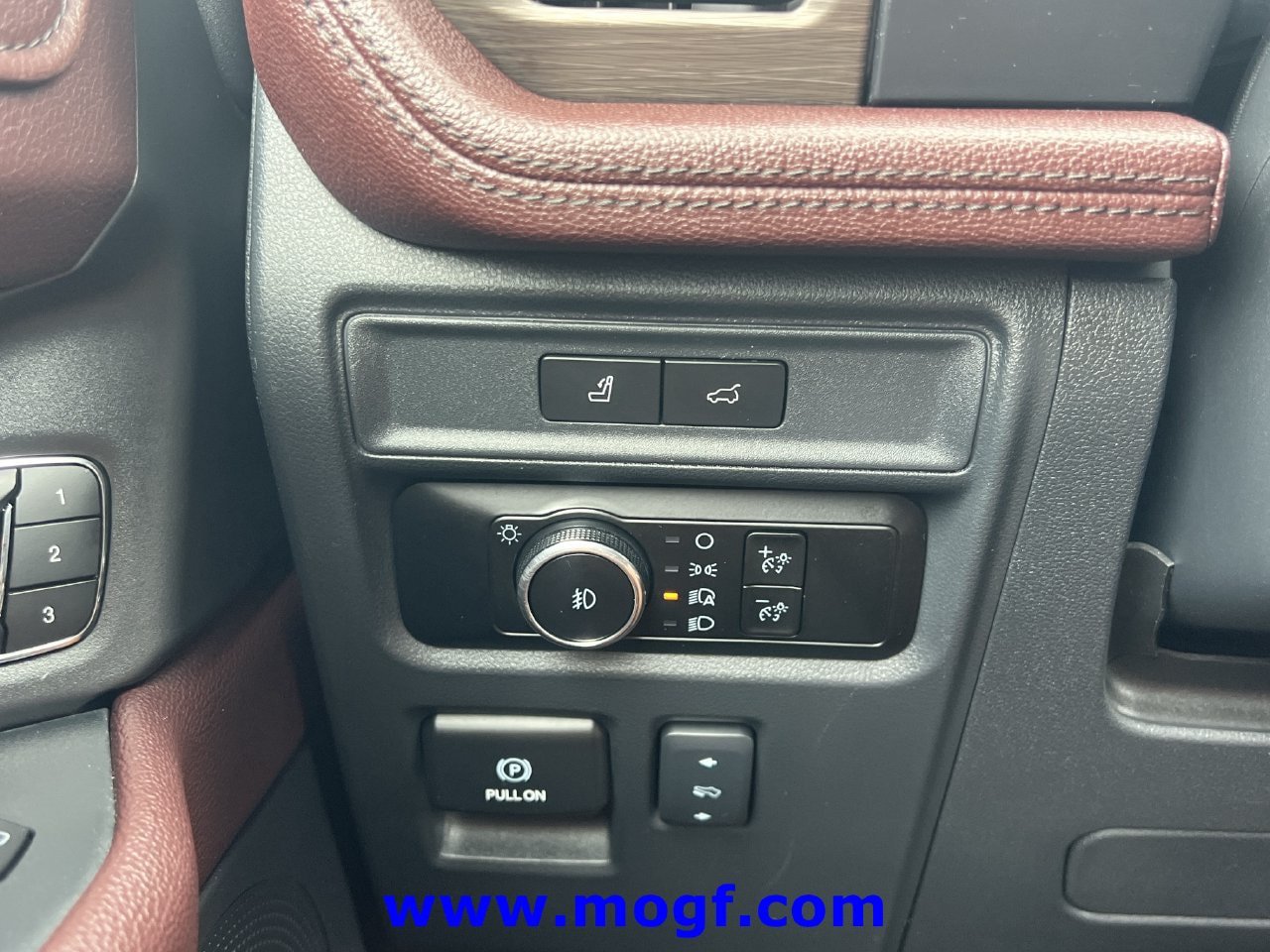 Certified 2024 Ford Expedition Limited RWD image 15