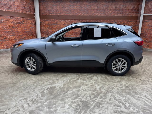 Certified 2022 Ford Escape SE w/ Cold Weather Package image 2