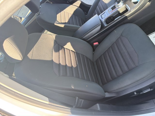 Certified 2017 Ford Fusion SE w/ Fusion SE Technology Package FWD image 17