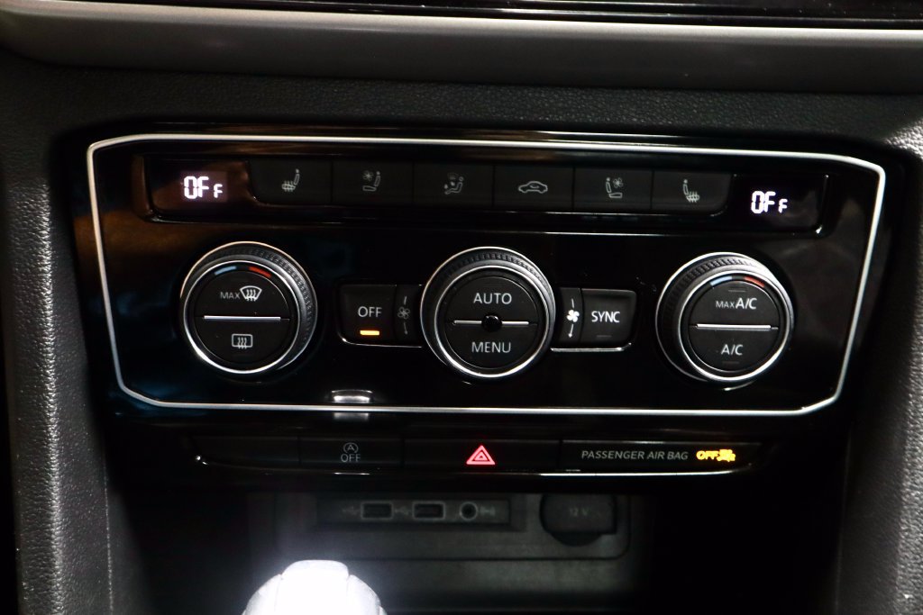 Used 2020 Volkswagen Atlas Cross Sport SEL Premium AWD/4WD image 30