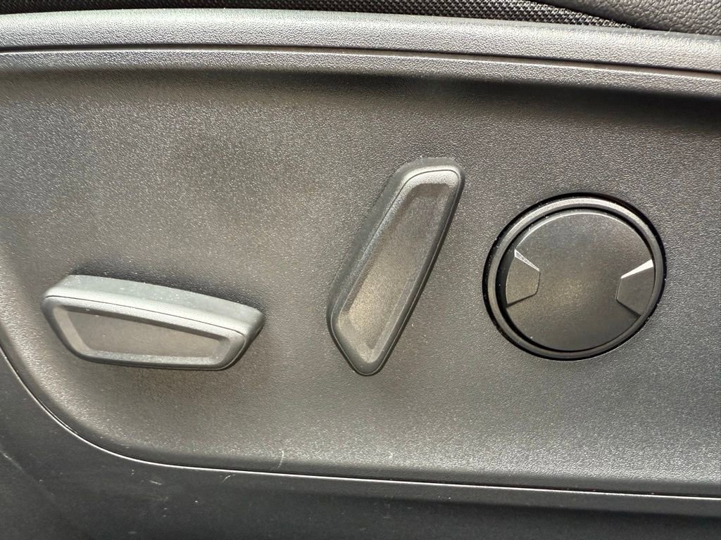 Certified 2024 Ford Escape SE w/ PHEV Premium Package image 19