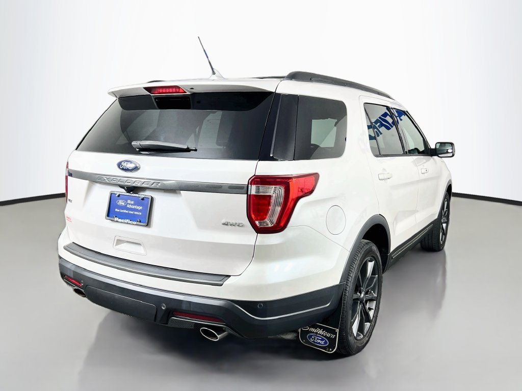 Certified 2018 Ford Explorer XLT w/ Equipment Group 202A AWD/4WD image 7