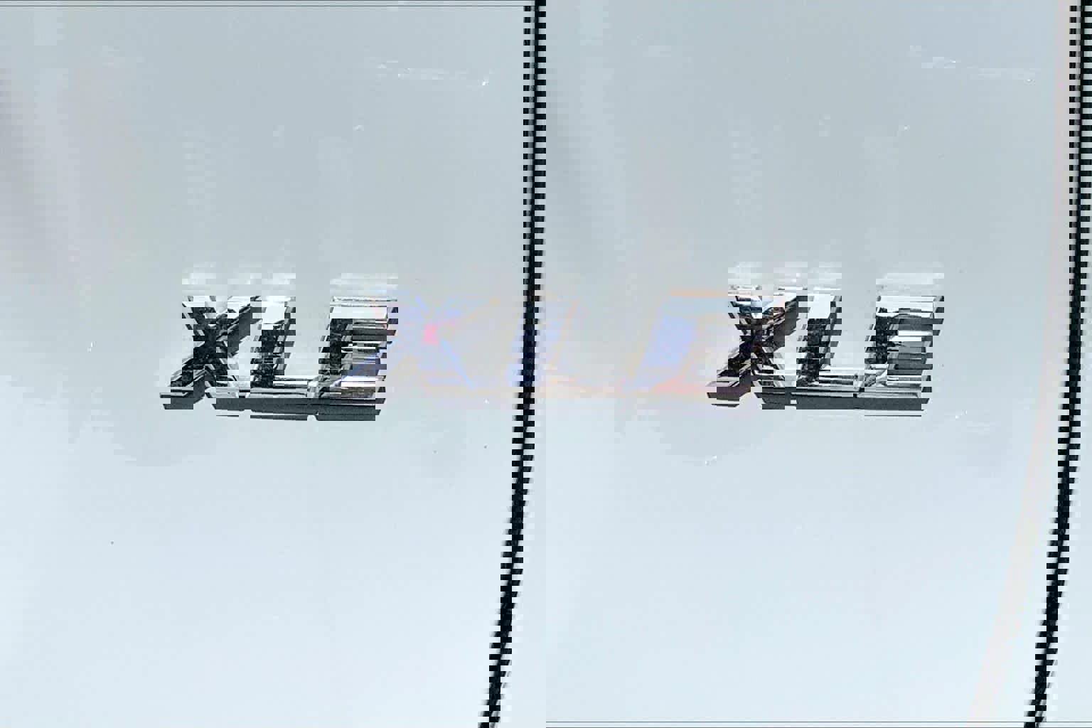 Used 2021 Toyota RAV4 XLE w/ Convenience Package image 12