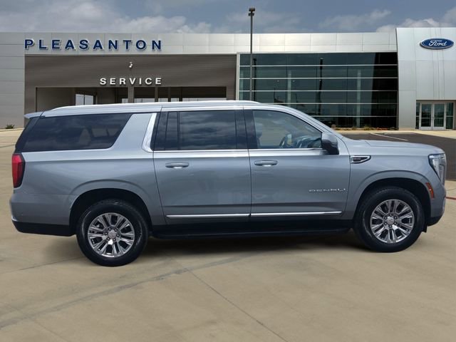 Used 2025 GMC Yukon XL Denali RWD image 6