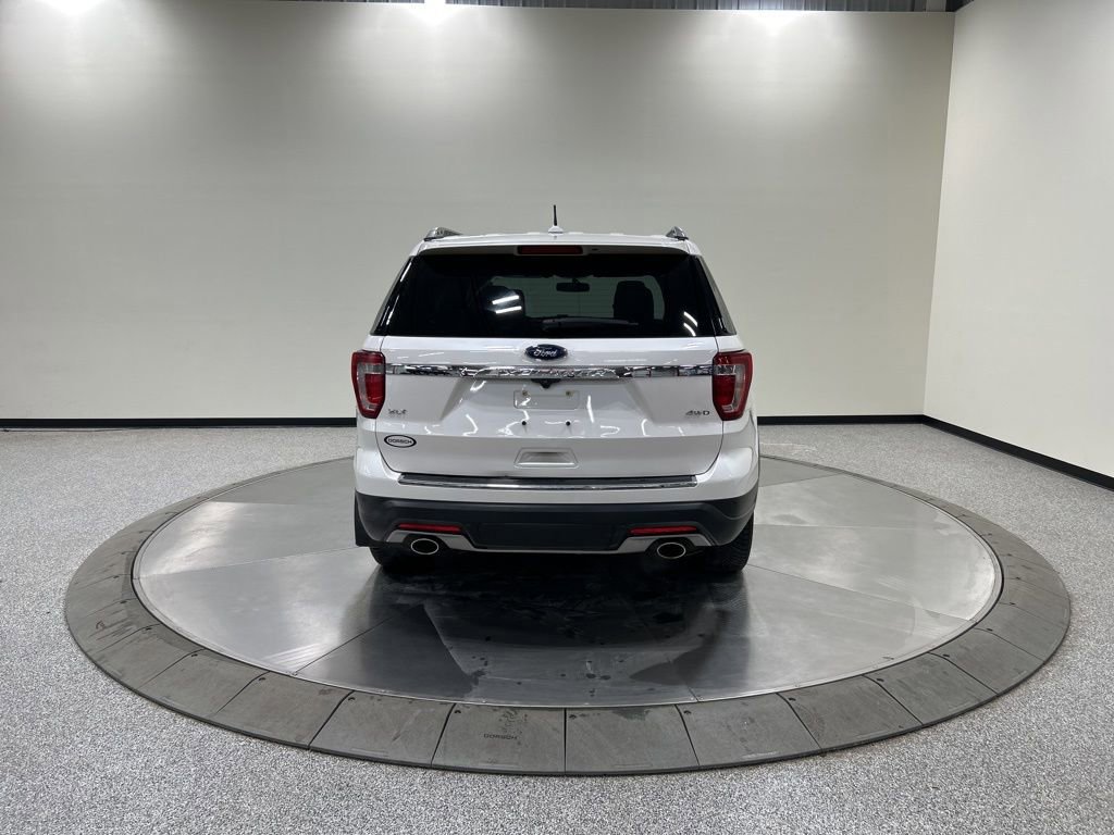 Certified 2018 Ford Explorer XLT w/ Equipment Group 202A image 4