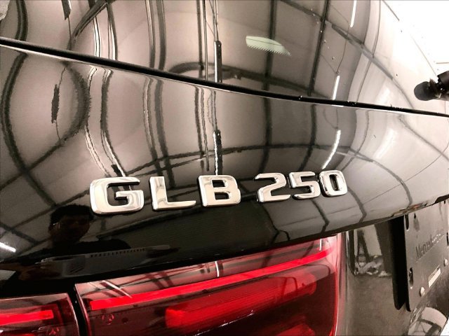 Used 2026 Mercedes-Benz GLB 250 4MATIC image 13