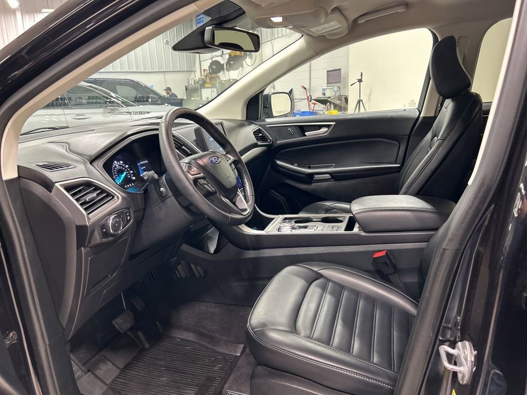 Certified 2024 Ford Edge SEL w/ Convenience Package AWD/4WD image 11