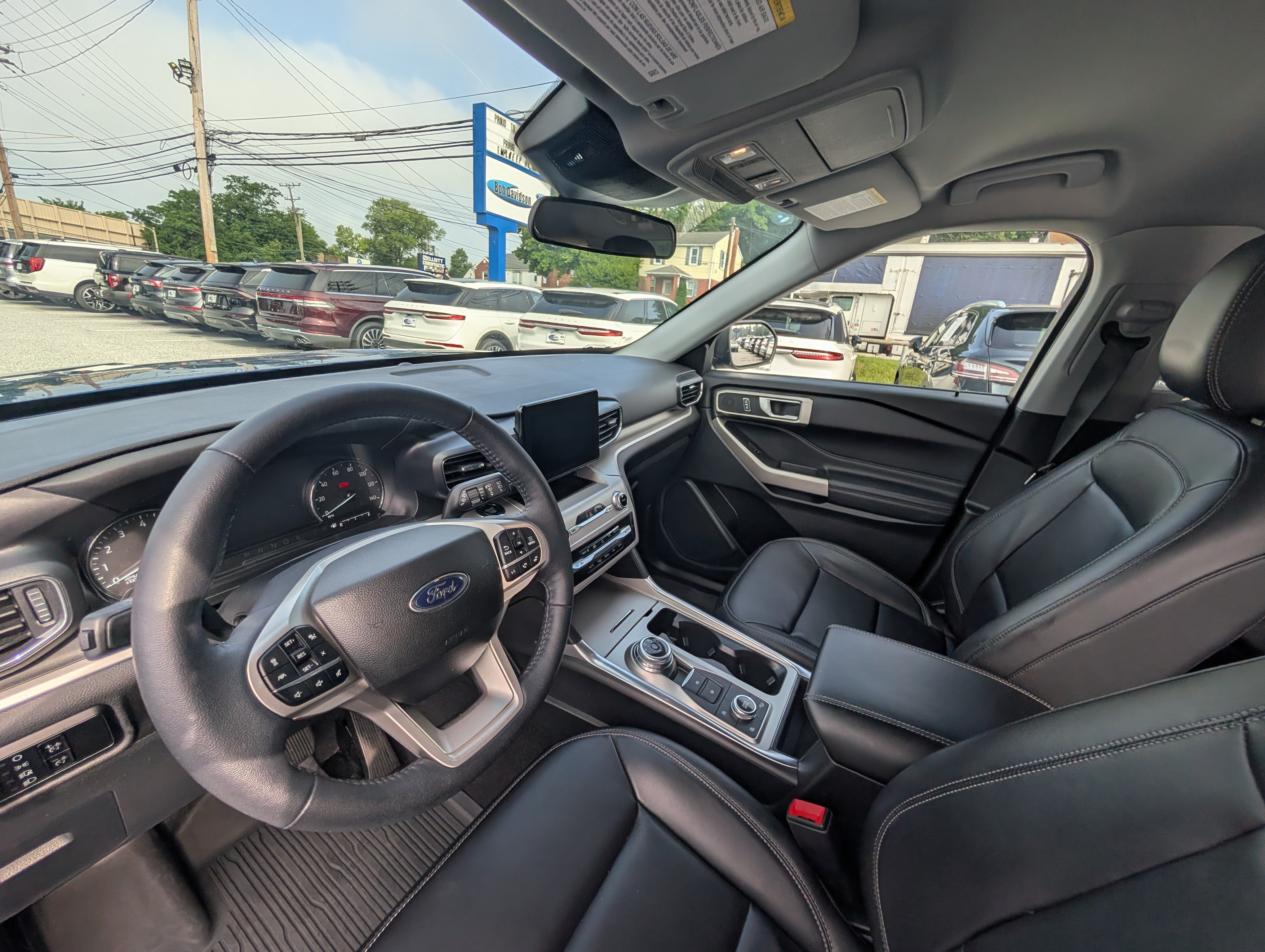 Certified 2023 Ford Explorer XLT w/ Equipment Group 202A AWD/4WD image 19
