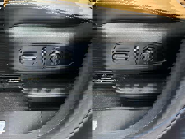 Used 2020 Chevrolet Equinox Premier image 16