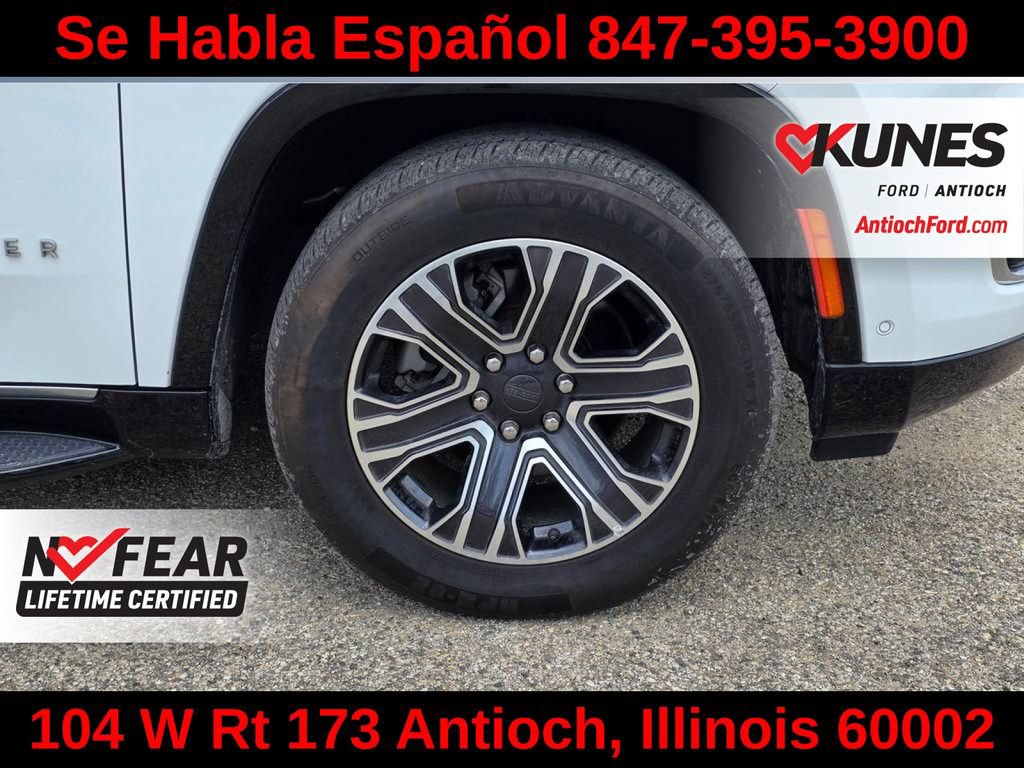 Used 2024 Jeep Wagoneer L Series II w/ Flexible Seating Group AWD/4WD image 13