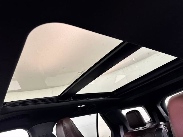 Certified 2020 Ford Explorer Platinum w/ Premium Technology Package image 6