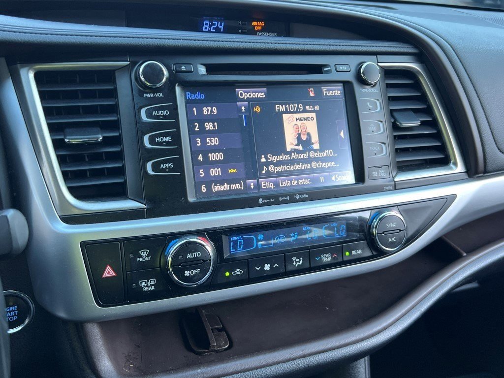 Used 2019 Toyota Highlander XLE image 22