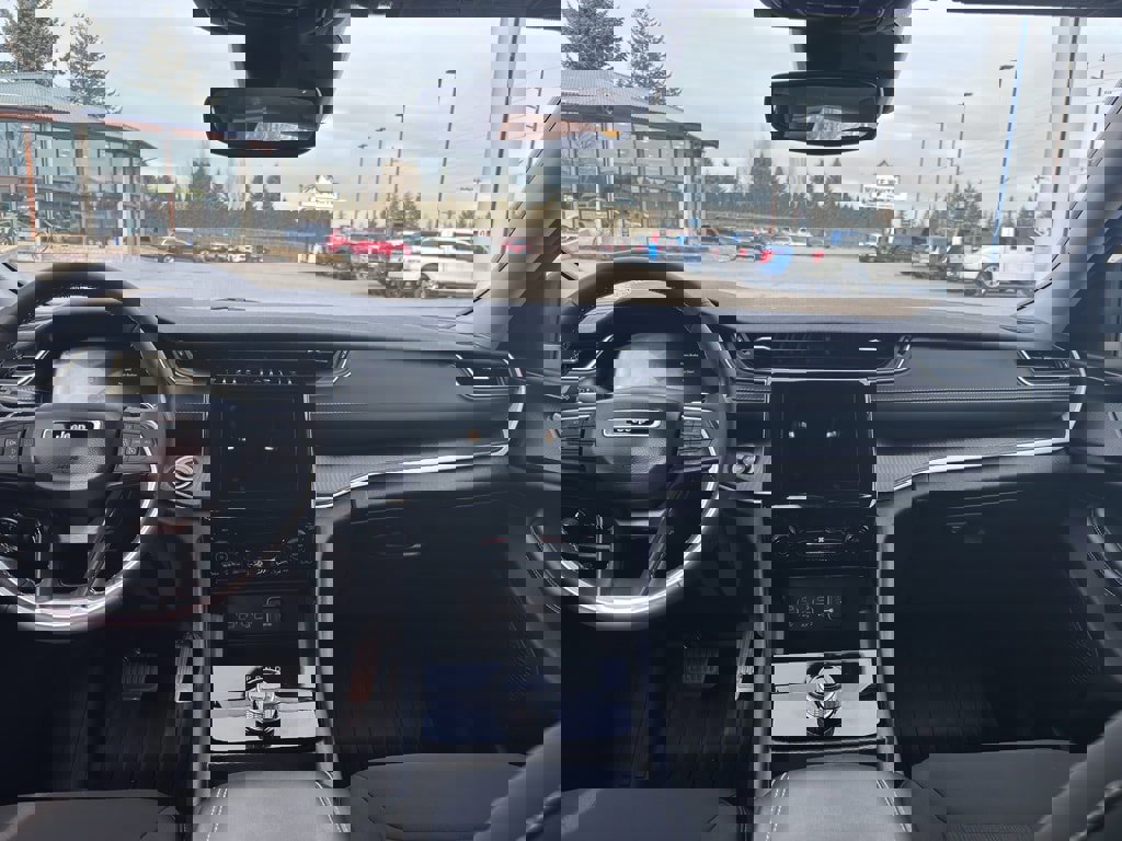 Used 2024 Jeep Grand Cherokee L Laredo image 25