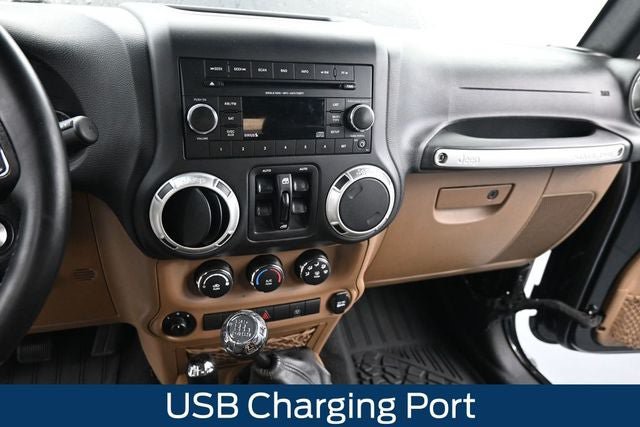 Used 2017 Jeep Wrangler Unlimited Sahara w/ Max Tow Package AWD/4WD image 18