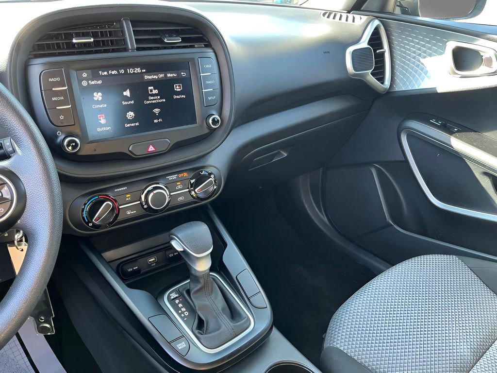 Used 2024 Kia Soul LX w/ Option Group 015 image 35