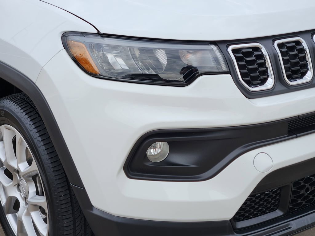 Used 2024 Jeep Compass Latitude AWD/4WD image 9