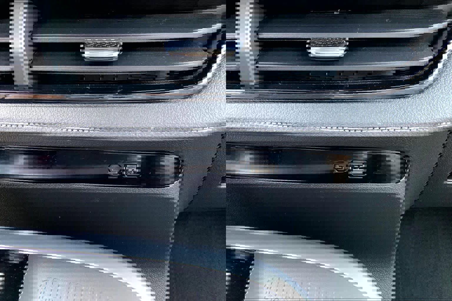 Used 2025 Buick Enclave Preferred FWD image 36