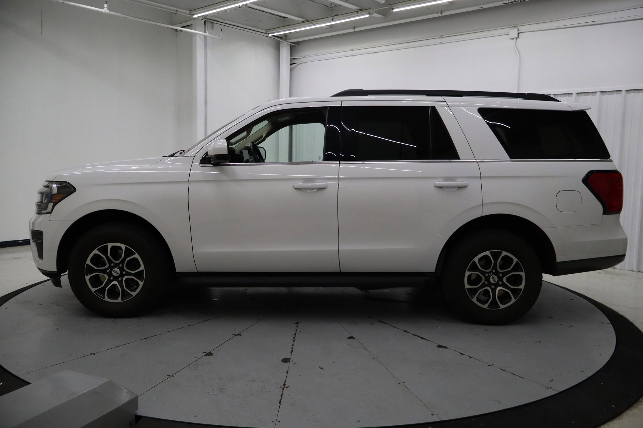 Certified 2022 Ford Expedition XLT image 9