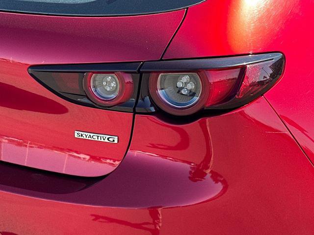 Used 2020 MAZDA MAZDA3 Hatchback w/ Premium Package FWD image 25