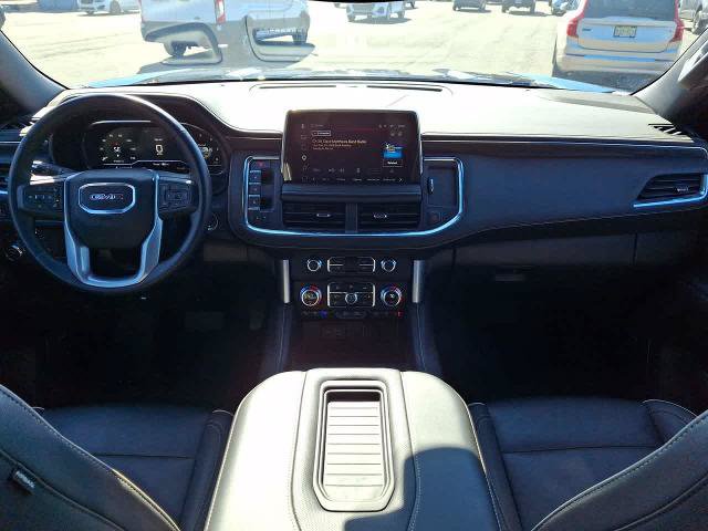 Used 2024 GMC Yukon XL SLT w/ SLT Luxury Package AWD/4WD image 10