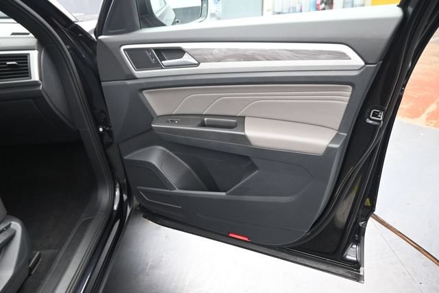 Used 2022 Volkswagen Atlas Cross Sport SE AWD/4WD image 32