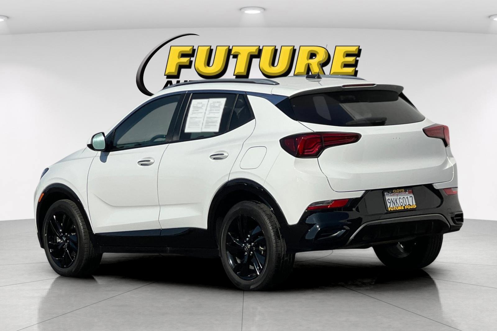 Used 2024 Buick Encore GX Sport Touring image 3