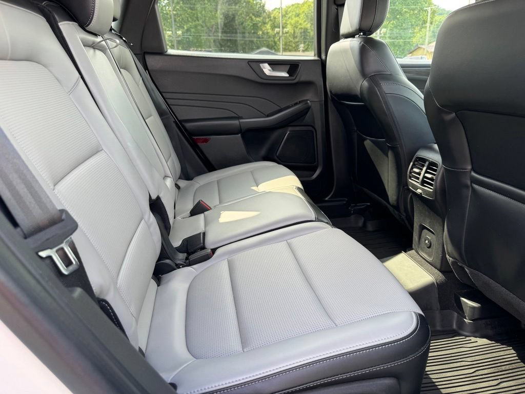 Certified 2023 Ford Escape Platinum AWD/4WD image 19