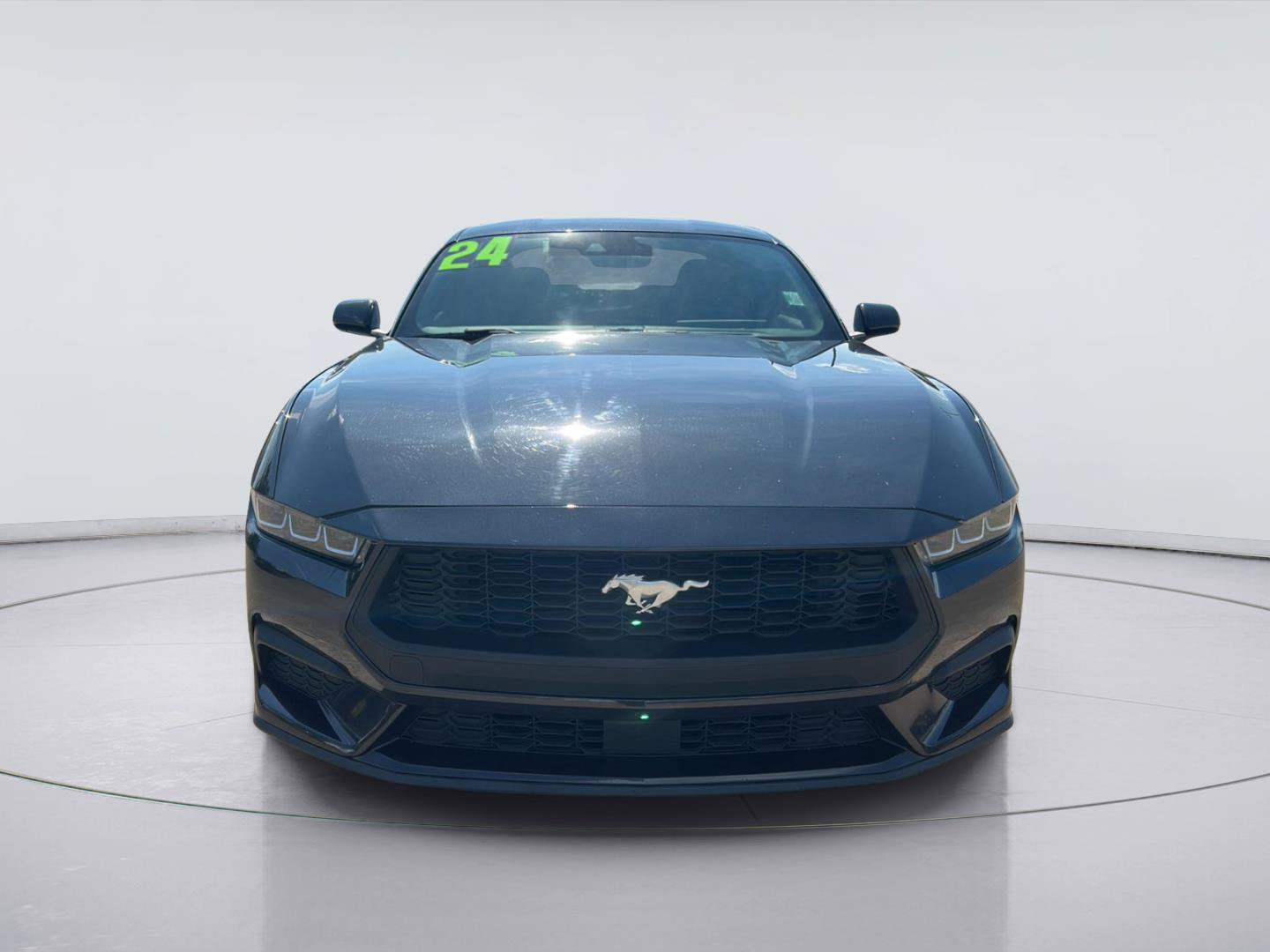 Certified 2024 Ford Mustang Coupe RWD image 2