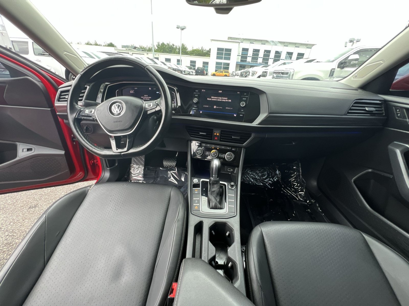 Used 2019 Volkswagen Jetta SEL w/ Cold Weather Package FWD image 30