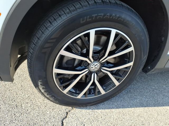 Used 2021 Volkswagen Tiguan SE w/ Panoramic Sunroof Package FWD image 6