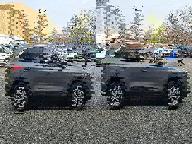 Certified 2022 Ford Escape SE image 10